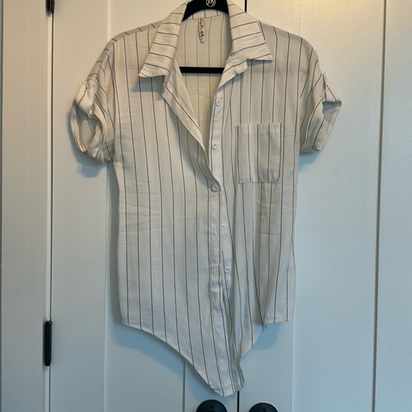 Tie-front striped shirt - Picture 2 of 3